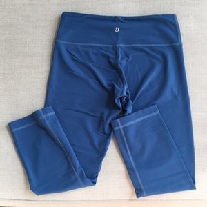 Lululemon Wonder Under crop blue size 6